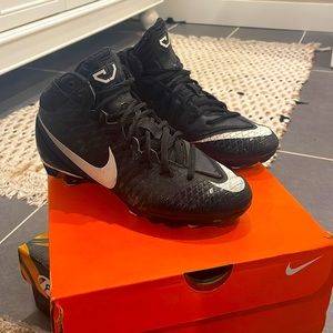 Youth Nike football cleats size 3.5Y